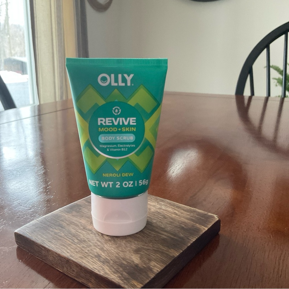OLLY Revive Mood + Skin Body Scrub CASE OF 24